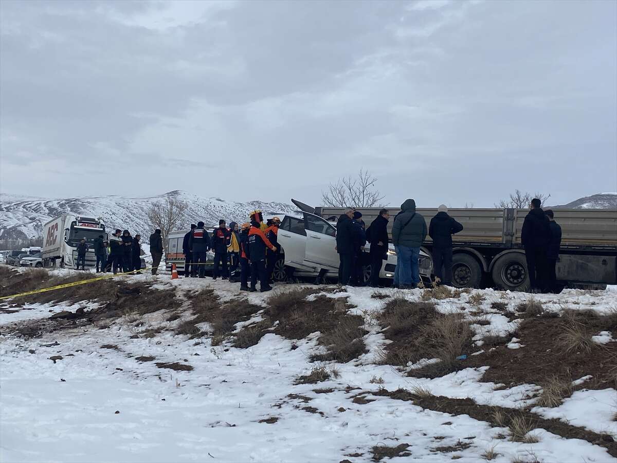 OSB yolunda TIR’a çarpan otomobilden büyük acı çıktı! İş adamı Ahmet Yasak öldü 10